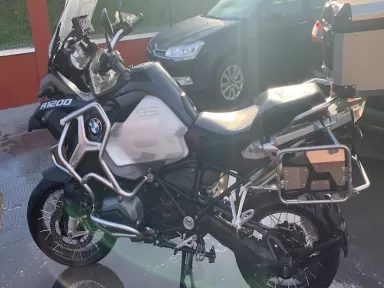 Taller de motos Pol